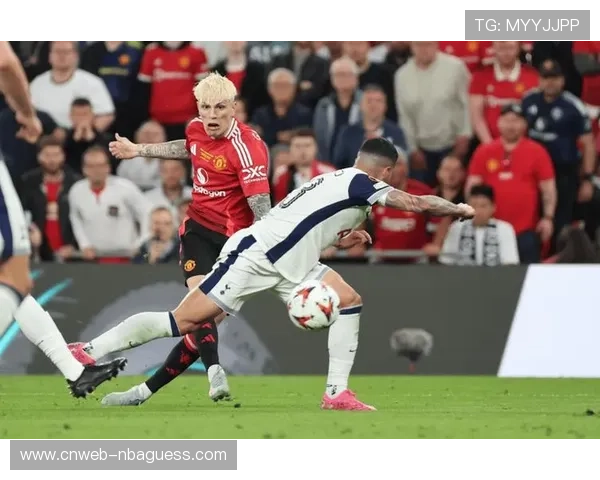 热刺进攻复苏：边路传中与中路渗透结合